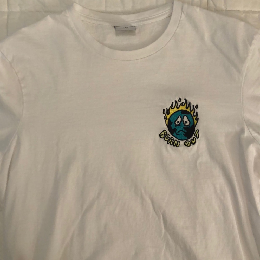 Men’s white embroidered t shirt